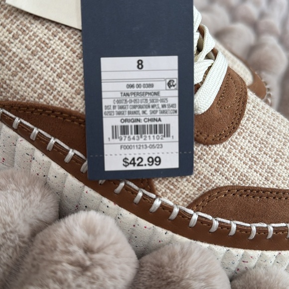 Universal thread women’s sneakers - Picture 6 of 6